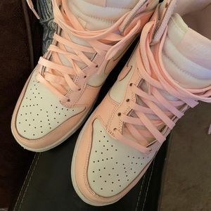 Wmns Dunk High Crimson Tint